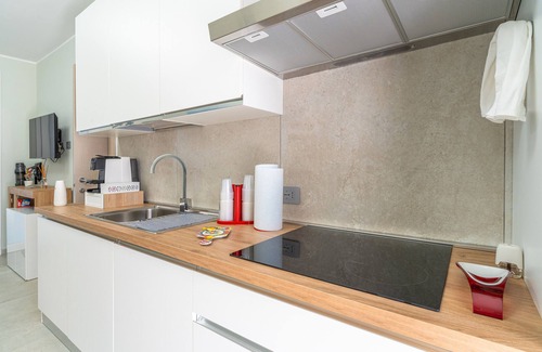 Portopalo di Capo Passero Apartment | Apartment 'Marinella' with Balcony, Wi-Fi and Air Conditioning