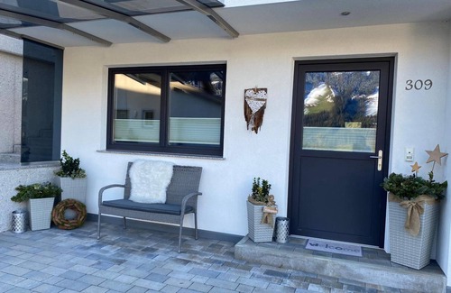 Hippach Apartment | Apartment 'Mario' with Mountain View, Private Terrace and Wi-Fi