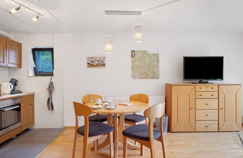 Aftersteg Apartment | Apartment 'Marion' with Mountain View, Private Terrace and Wi-Fi