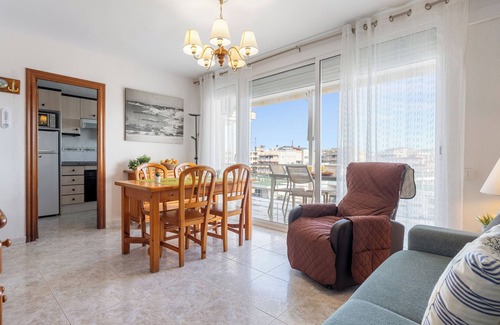 Salou Apartment | Apartment 'Mas' with Sea View, Wi-Fi and Air Conditioning
