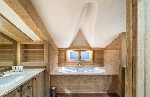 Val-d'Isere Villa | Apartment Maxime - Four Bedroom Villa, Sleeps 8