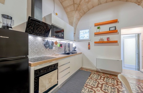 Cavallino Apartment | Apartment 'Melograno' with Private Terrace, Wi-Fi and Air Conditioning