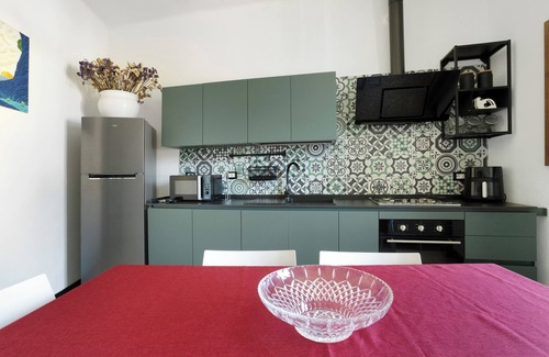 La Spezia Apartment | Apartment 'Merlino' with Balcony, Wi-Fi and Air Conditioning