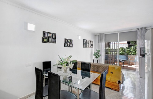 Arona Apartment | Apartment "Mertxe" with Shared Pool and Wi-Fi