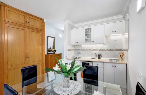 Arona Apartment | Apartment "Mertxe" with Shared Pool and Wi-Fi
