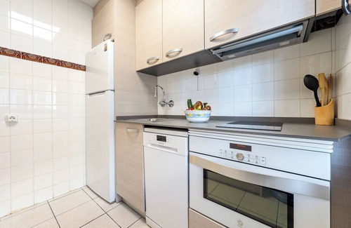 Miami Platja Apartment | Apartment 'Mimoapart 15, Frente Al Mar' with Sea View, Shared Pool and Wi-Fi