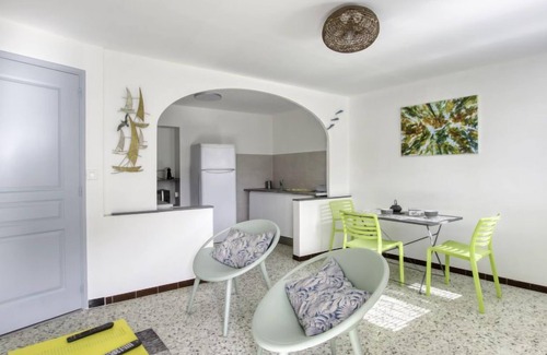 Six-Fours-les-Plages Apartment | Apartment Mimosa by Interhome