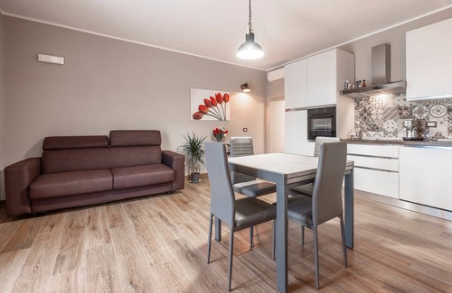 Pitigliano Apartment | Apartment 'Mimosa' with Shared Garden and Air Conditioning