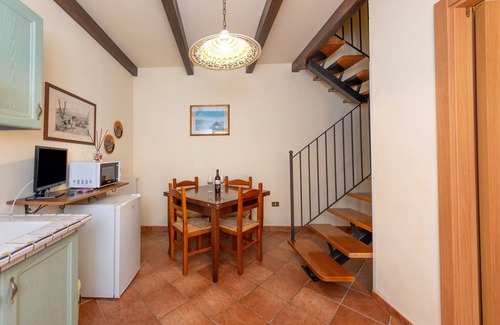 Livorno Apartment | Apartment 'Mirtillo' with Shared Pool, Wi-Fi and Air Conditioning