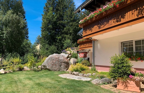 Blasiwald Apartment | Apartment 'Mit 2 Schlafzimmer' with Mountain View, Private Terrace and Wi-Fi