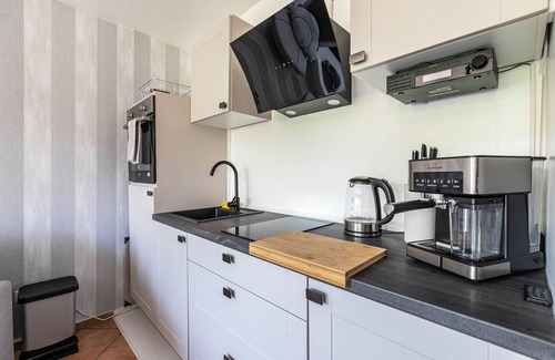 Gluecksburg Apartment | Apartment 'Mit Badestrand' with Balcony
