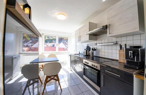 Wuerzburg Apartment | Apartment mit Balkon und Festungsblick