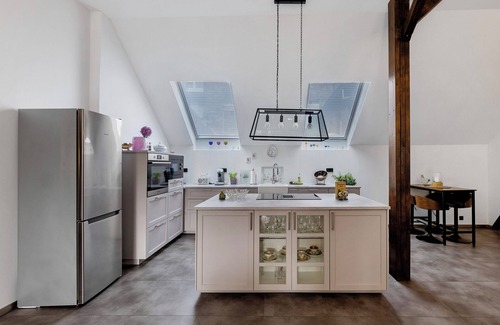 Neukirchen-Vluyn Apartment | Apartment 'Mitten Im Grünen Loft' with Wi-Fi