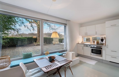 Windach Apartment | Apartment 'Modernes Ammersee' with Private Terrace, Private Garden and Wi-Fi