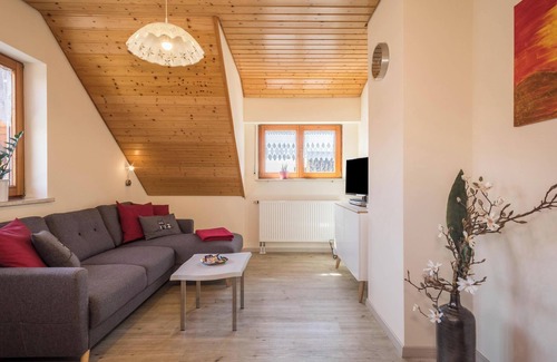 Langenargen Apartment | Apartment “Monninger” close to Lake Constance with Wi-Fi, Balcony & Garden