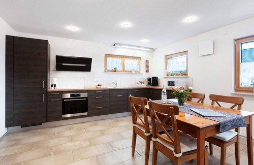 Weilheim Apartment | Apartment 'Morgensonne' with Mountain View, Private Terrace and Wi-Fi