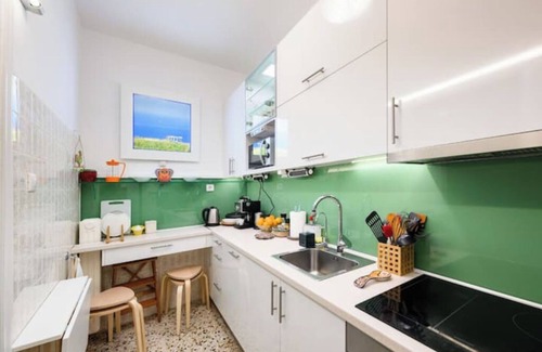 Ampelokipoi Apartment | Apartment near Athens Towersnn