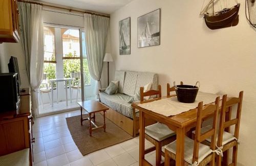 Els Griells Apartment | Apartment near beach and Empordà Golf Club