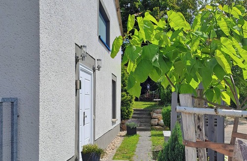 Borna Apartment | Apartment near Harthsee - Leipziger Neuseenland, small garden, bicycle storage room,