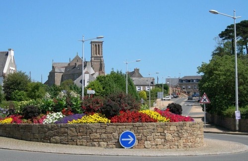 Louannec Apartment | Apartment near Perros-Guirec Pink Granite