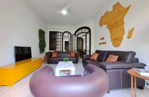 Hostafrancs Apartment | Apartment Near Plaza España ideal for Groups and Families