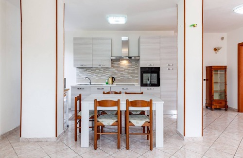 Massa Apartment | Apartment Near the Sea 'Casa Massa' with Garden, Mountain View and Wi-Fi