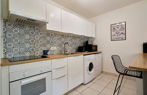 Saint-Maurice Pellevoisin Apartment | Apartment near train station with parking