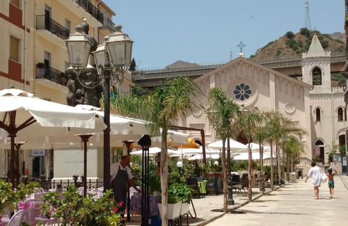 Letojanni Apartment | Apartment Neptune at the beach with a sea view - Letojanni, Sicily