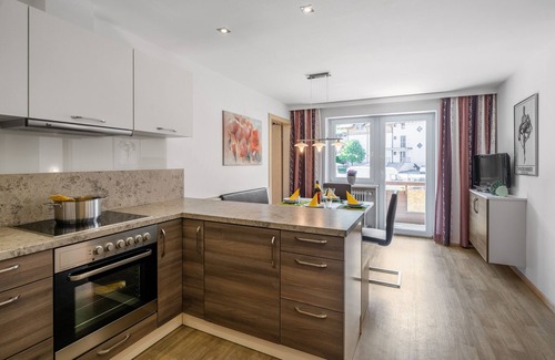 Kaprun Apartment | Apartment 'Nr 12 Haus Voglreiter' with Mountain View, Shared Garden and Wi-Fi
