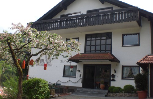 Bad Herrenalb Apartment | Apartment 'Nr 4, 50qm' with Shared Garden, Balcony and Wi-Fi