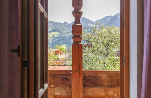 Reith im Alpbachtal Apartment | Apartment on a farm, 80 m from the ski bus