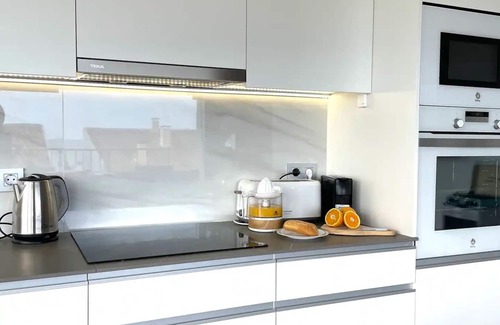 Santa Pola Apartment | Apartment 'Oasis Azul' with Balcony, Wi-Fi and Air Conditioning