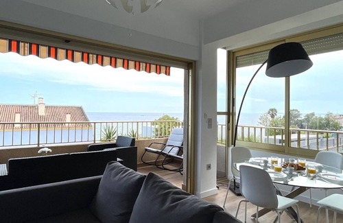 Santa Pola Apartment | Apartment 'Oasis Azul' with Balcony, Wi-Fi and Air Conditioning