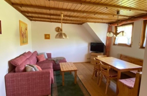Schollach Apartment | Apartment 'Obertalblick' with Shared Terrace, Shared Garden and Wi-Fi