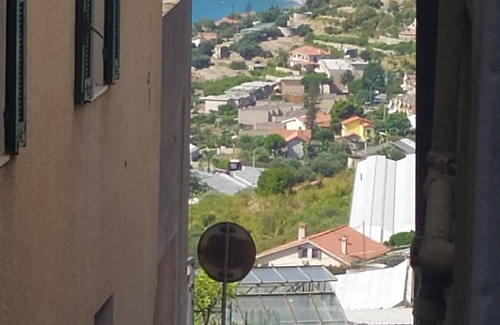 Sanremo Apartment | Apartment on 2 floors. In a hilly area at 2 km from the beach