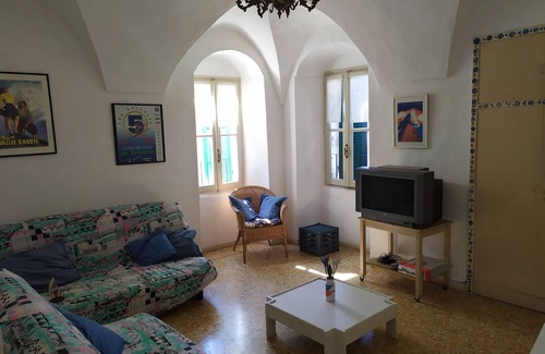 Sanremo Apartment | Apartment on 2 floors. In a hilly area at 2 km from the beach