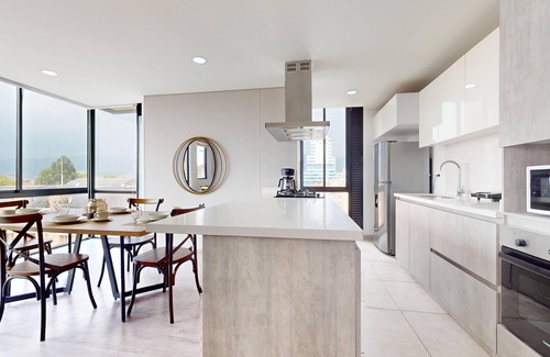 Chico Norte III Apartment | Apartment on High Floor in Exclusive Sector of Bogotá