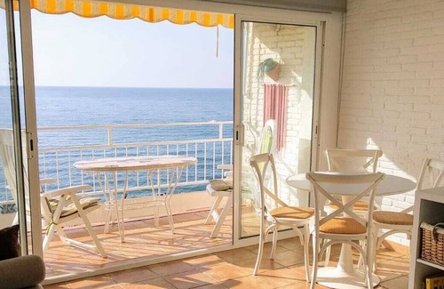Canet de Mar Apartment | Apartment on the beach, with sea views, near Barcelona