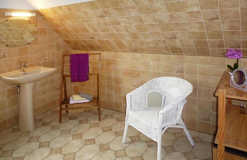 Ploudalmezeau Apartment | Apartment on the first floor with independent entrance, Ploudalmézeau