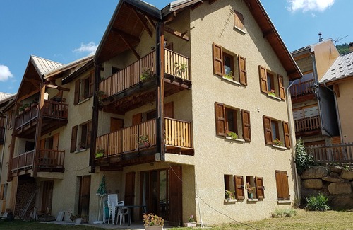 La Grave Apartment | Apartment on the ground floor in Le Chazelet facing the Meije & its glacier
