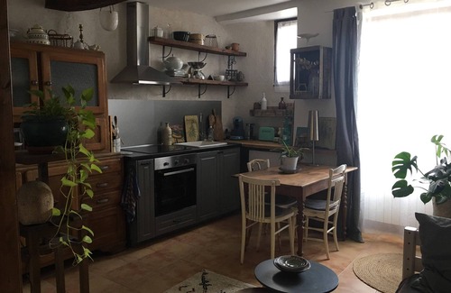 Sauve Apartment | Apartment on the ground floor of an old house in the heart of Sauve