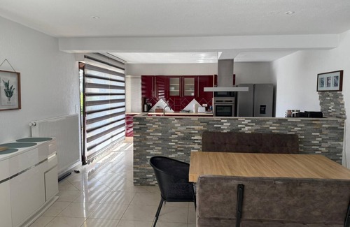 Beblenheim Apartment | Apartment on the road and close to Christmas markets