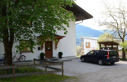 Stumm Apartment | Apartment on the upper floor, large balcony facing south and west, Haus Rudolf Steiner