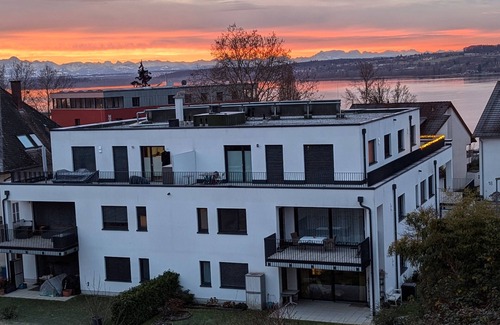 Ueberlingen Apartment | Apartment 'Osthafen' with Lake View, Shared Garden and Wi-Fi