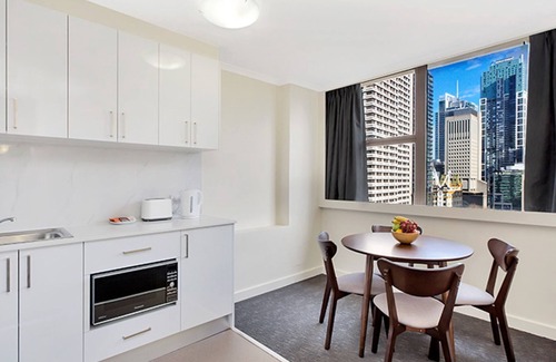 Darlinghurst Apartment | Apartment overlooking Sydney Park