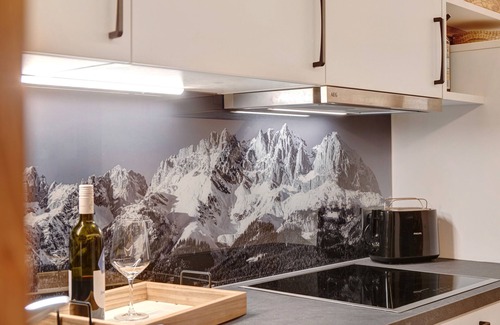 Schonbach Apartment | Apartment 'Panorama Chalets Am Pass Thurn' with Mountain View, Private Terrace and Wi-Fi