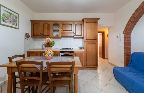 Cortona House | Apartment "Papà Giuseppe La Stalla" with Shared Pool & Wi-Fi