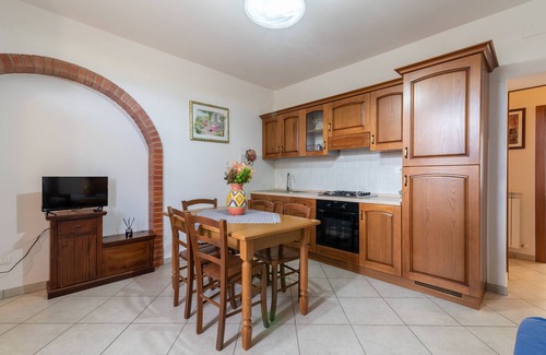 Cortona House | Apartment "Papà Giuseppe La Stalla" with Shared Pool & Wi-Fi