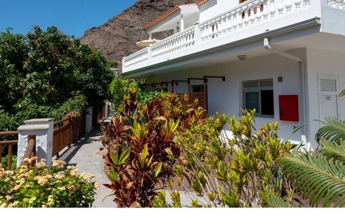 Mogan Apartment | Apartment Papaya with Mountain View, Wi-Fi & Heated Pool