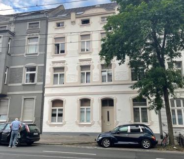 Oberbilk Apartment | Apartment, parterre, für 3 Gäste, Zentral gelegen, Mitsubishi Halle